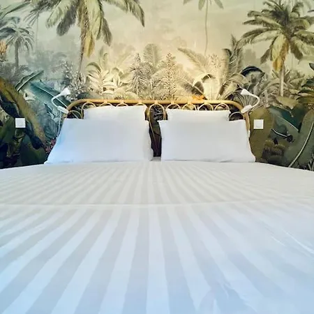 * Adelaide * Palmeraie * Rez-de-chaussee * Vichy